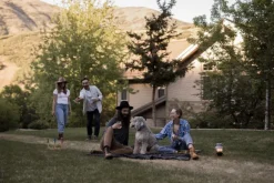 Barebones rautatielyhty, harmaa