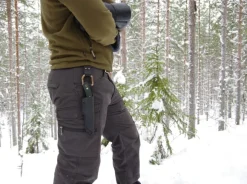 Casström No.3 Dangler Tummanruskea