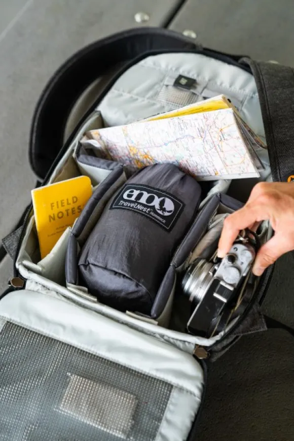 Eno TravelNest Hammock + Straps Combo riippumatto ja kiinnitysjärjestelmä, petrooli