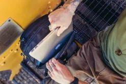 Gregory Border Carry On 40 matkareppu, musta