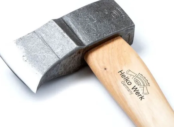 Helkowerk Black Forest -halkaisukirves