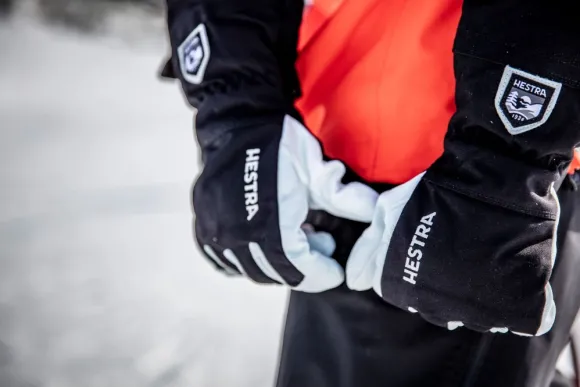 Hestra Heli Ski -naisten hanskat (Black/Off White)