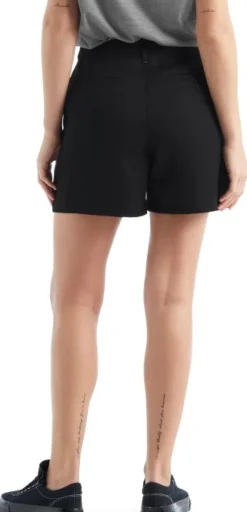 Icebreaker Berlin naisten chino-shortsit, musta