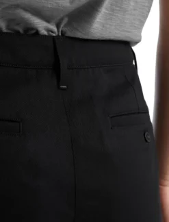 Icebreaker Berlin naisten chino-shortsit, musta