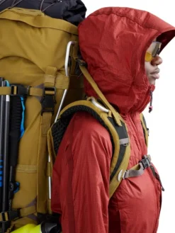 Klättermusen Bergelmer Backpack päiväreppu, 30 L, musta