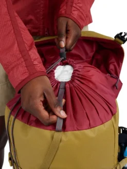 Klättermusen Bergelmer Backpack päiväreppu, 30 L, musta