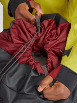 Klättermusen Brimer -reppu, 32 l, musta