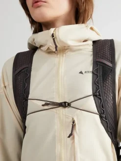 Klättermusen Tjalve 2.0 Backpack reppu, 10L, musta