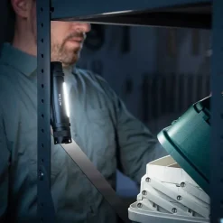 Nite Ize Radiant Rechargeable Utility Light taskulamppu työvalolla