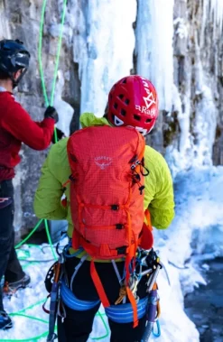 Osprey Mutant 38 kiipeilyreppu, punaoranssi