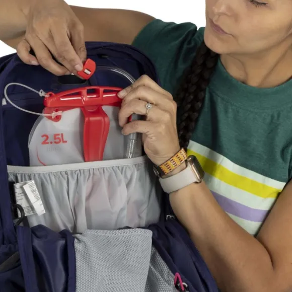 Osprey W's Tempest 11 Deep Fig/Hotspot Pink